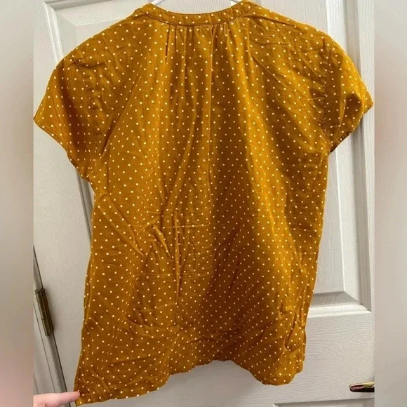 Old navy button down polka dot short sleeve top - Picture 2 of 5